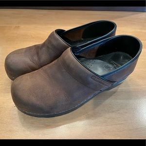 Dansko “antique professional brown” clogs in size 41